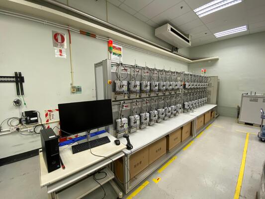 ราคาดี ระบบทดสอบมิเตอร์อัจฉริยะสามเฟส YC1893D พร้อม 32 ตำแหน่ง เอาต์พุตกระแส 160A และความแม่นยำระดับ 0.02 ออนไลน์